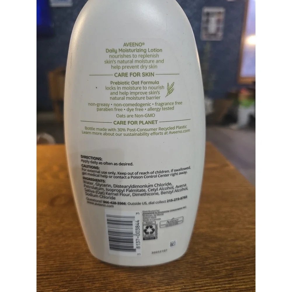 Aveeno Daily Moisturizing Body Lotion with Soothing Prebiotic Oat, Gentle Lotion
